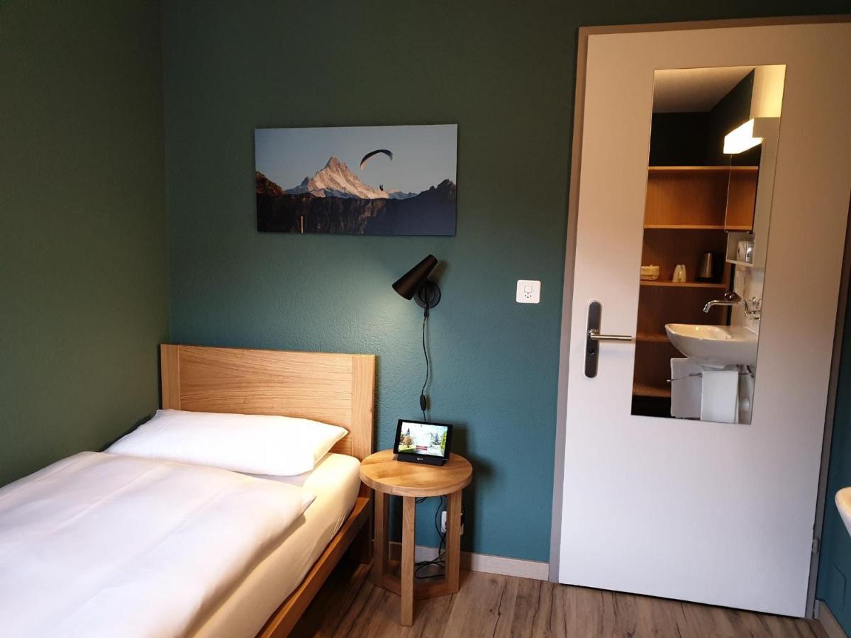 5Th Floor Basic Rooms - Shared Bathrooms Interlaken Esterno foto